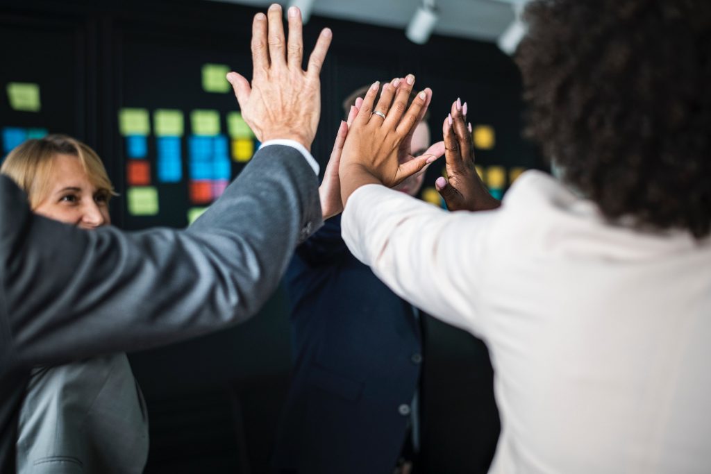 como-incentivar-vendedores-a-vender-mais-destaque